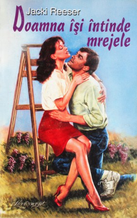  Doamna isi intinde mrejele  ---- 8 lei